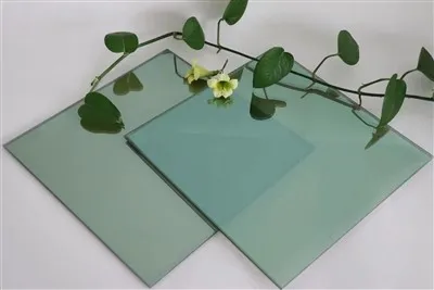 Französisches grünes reflektierendes Glas