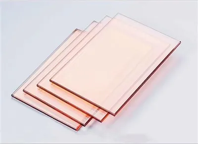 Rosa reflektierendes Glas